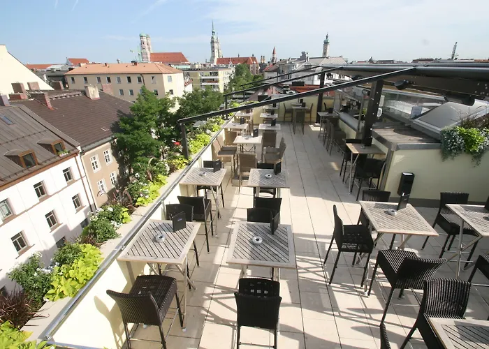 دويتشه آيكيه فندق 3*